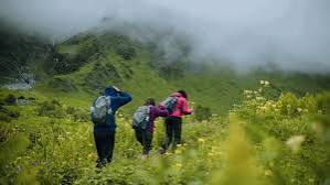 10 moderate treks in nepal